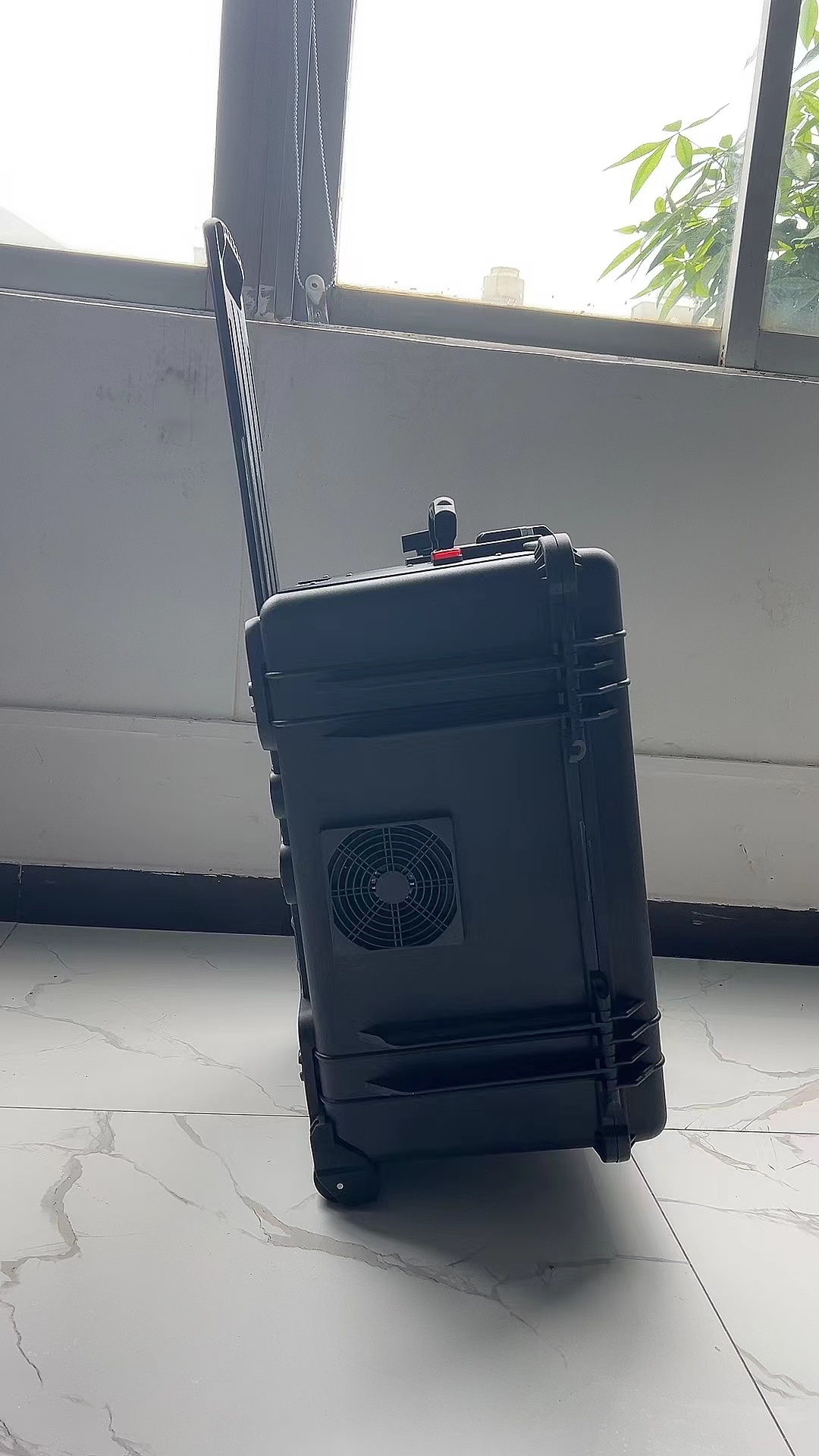 浉河手拉箱型移动通信干扰器